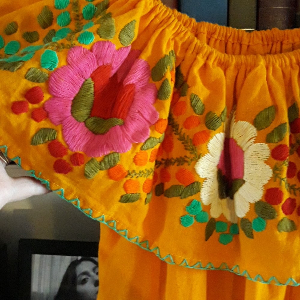 Dress - Picture 3 of 4